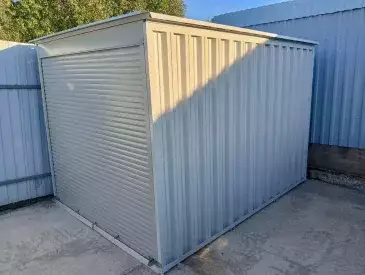 Хозблок для хранения мотоцикла в светло-сером цвете в дер. Марино, г.о. Клин, МО