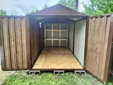 Хозблок для мототехники в комбинированной расцветке в дер. Григорьевское, Ясногорский р-н, Тульская обл.